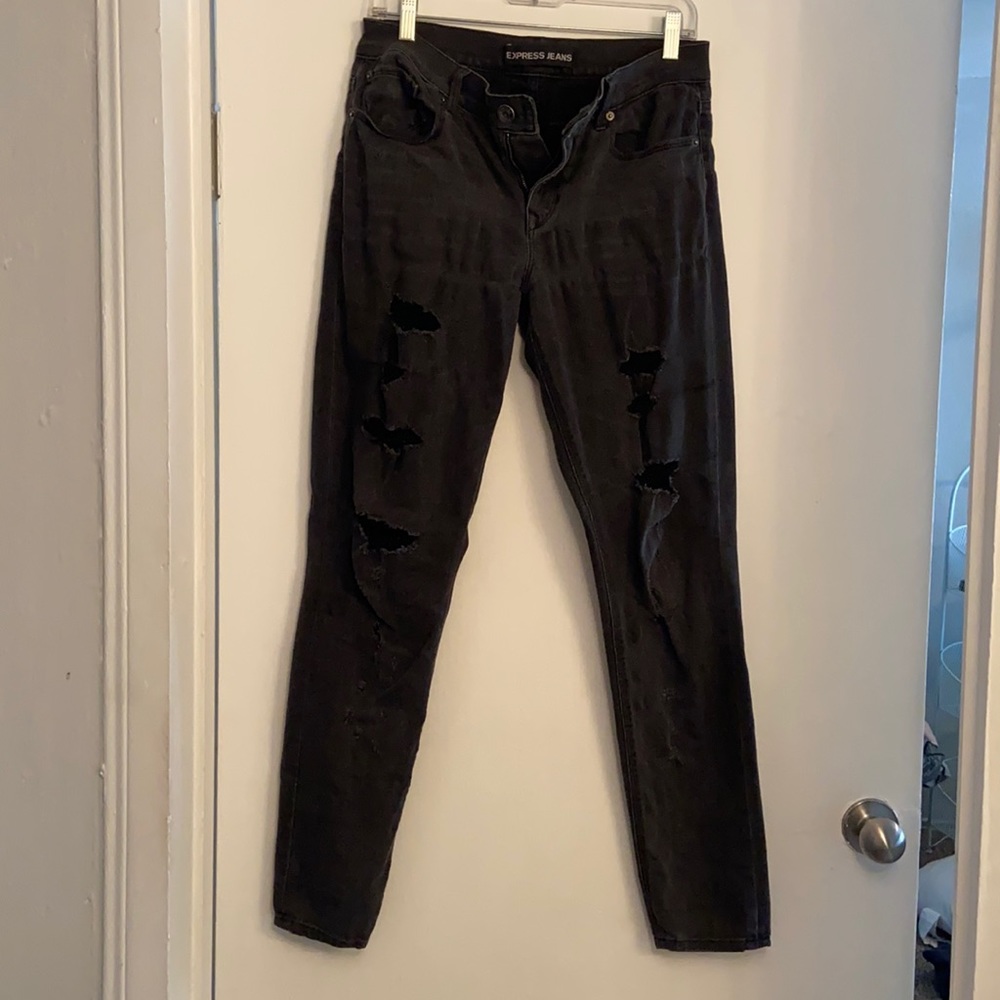 Express midrise black distressed skinny jean size6